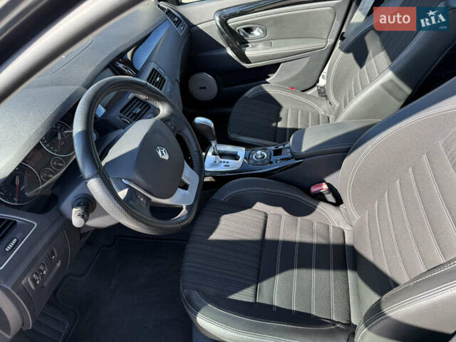 Серый Рено Лагуна, объемом двигателя 2 л и пробегом 181 тыс. км за 12500 $, фото 8 на Automoto.ua