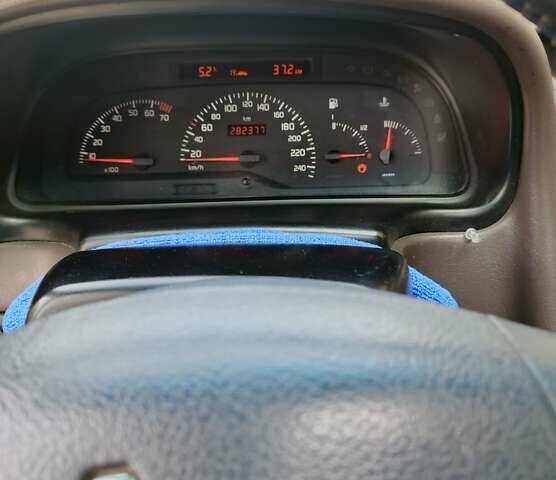 Серый Рено Лагуна, объемом двигателя 1.9 л и пробегом 283 тыс. км за 2900 $, фото 6 на Automoto.ua