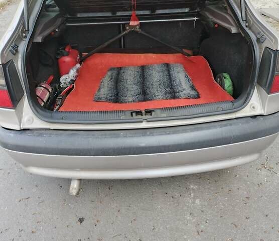 Серый Рено Лагуна, объемом двигателя 1.9 л и пробегом 283 тыс. км за 2900 $, фото 5 на Automoto.ua