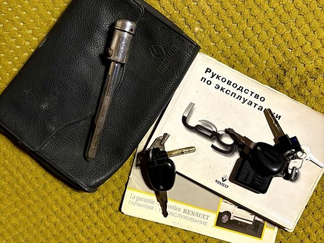 Серый Рено Лагуна, объемом двигателя 1.6 л и пробегом 0 тыс. км за 2500 $, фото 6 на Automoto.ua