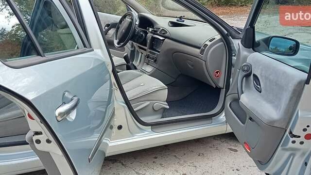 Серый Рено Лагуна, объемом двигателя 1.8 л и пробегом 139 тыс. км за 4700 $, фото 11 на Automoto.ua