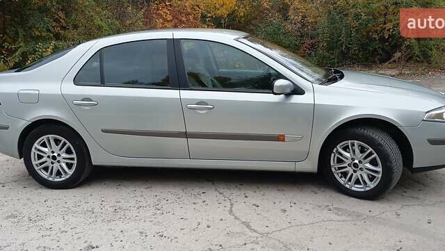 Серый Рено Лагуна, объемом двигателя 1.8 л и пробегом 139 тыс. км за 4700 $, фото 1 на Automoto.ua