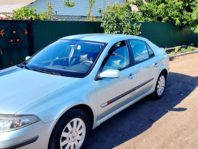 Серый Рено Лагуна, объемом двигателя 1.8 л и пробегом 280 тыс. км за 3000 $, фото 2 на Automoto.ua