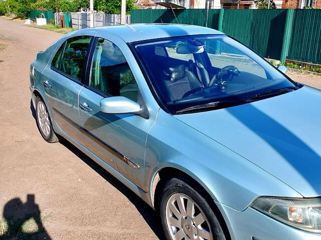 Серый Рено Лагуна, объемом двигателя 1.8 л и пробегом 280 тыс. км за 3000 $, фото 1 на Automoto.ua