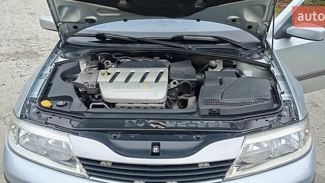 Серый Рено Лагуна, объемом двигателя 1.8 л и пробегом 139 тыс. км за 4700 $, фото 15 на Automoto.ua