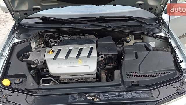 Серый Рено Лагуна, объемом двигателя 1.8 л и пробегом 139 тыс. км за 4700 $, фото 14 на Automoto.ua