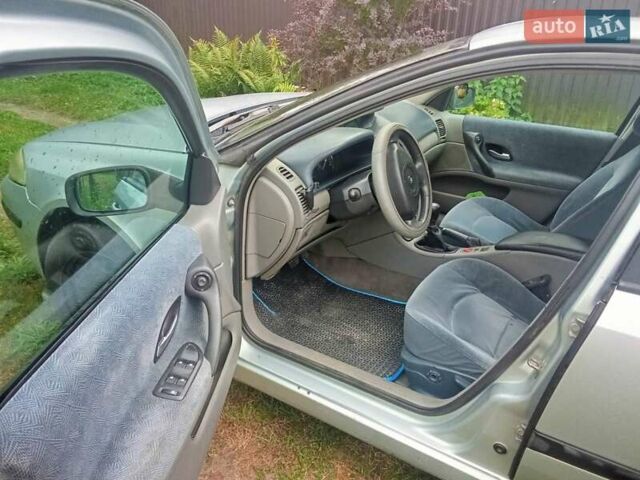 Серый Рено Лагуна, объемом двигателя 1.87 л и пробегом 311 тыс. км за 2700 $, фото 3 на Automoto.ua