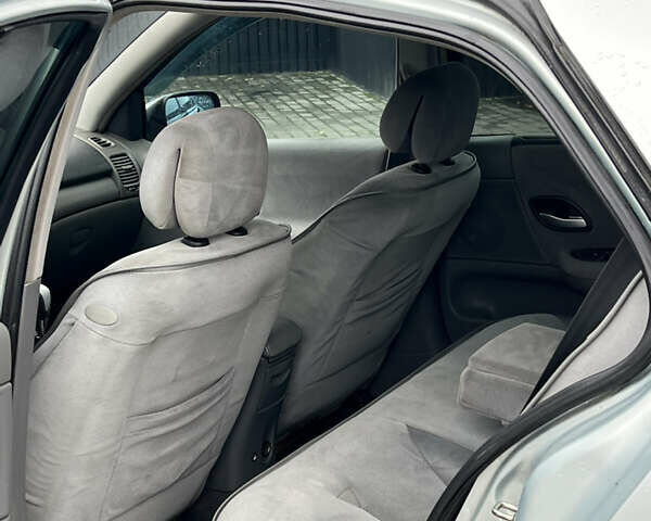 Серый Рено Лагуна, объемом двигателя 2 л и пробегом 300 тыс. км за 2600 $, фото 12 на Automoto.ua