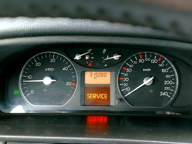Серый Рено Лагуна, объемом двигателя 2 л и пробегом 0 тыс. км за 3300 $, фото 2 на Automoto.ua