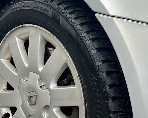 Серый Рено Лагуна, объемом двигателя 2 л и пробегом 300 тыс. км за 2600 $, фото 5 на Automoto.ua