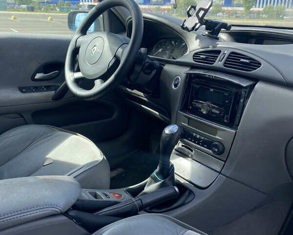 Серый Рено Лагуна, объемом двигателя 2 л и пробегом 320 тыс. км за 2999 $, фото 7 на Automoto.ua