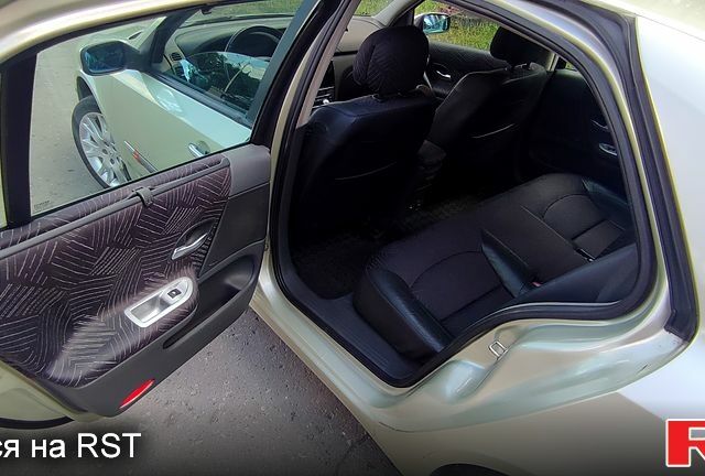 Сірий Рено Лагуна, об'ємом двигуна 2 л та пробігом 195 тис. км за 4100 $, фото 3 на Automoto.ua