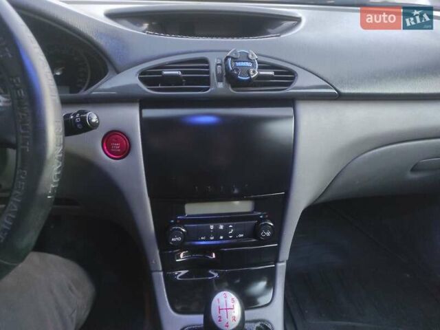 Серый Рено Лагуна, объемом двигателя 1.78 л и пробегом 218 тыс. км за 2999 $, фото 34 на Automoto.ua