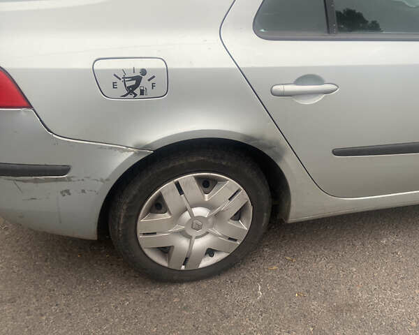 Сірий Рено Лагуна, об'ємом двигуна 1.9 л та пробігом 364 тис. км за 2900 $, фото 4 на Automoto.ua