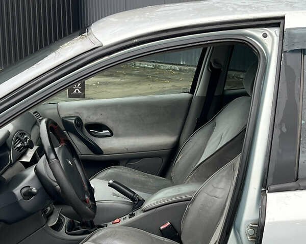 Серый Рено Лагуна, объемом двигателя 2 л и пробегом 300 тыс. км за 2600 $, фото 16 на Automoto.ua