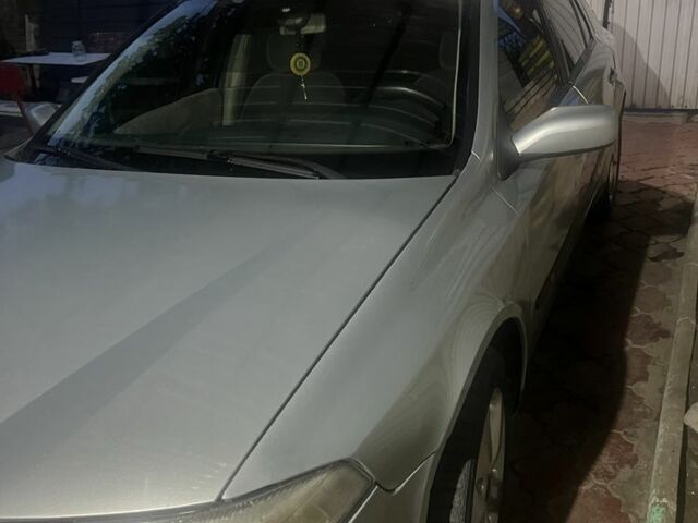 Серый Рено Лагуна, объемом двигателя 0 л и пробегом 280 тыс. км за 3000 $, фото 1 на Automoto.ua