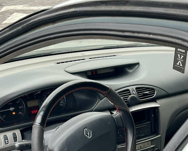 Серый Рено Лагуна, объемом двигателя 2 л и пробегом 300 тыс. км за 2600 $, фото 17 на Automoto.ua