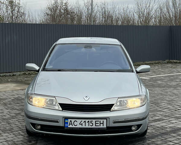 Серый Рено Лагуна, объемом двигателя 2 л и пробегом 300 тыс. км за 2600 $, фото 2 на Automoto.ua