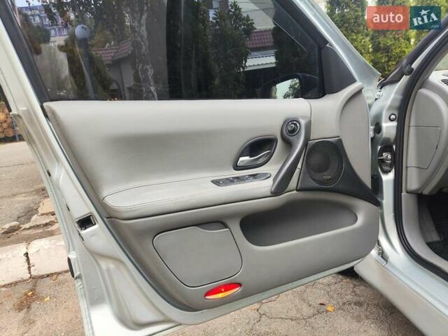 Сірий Рено Лагуна, об'ємом двигуна 2 л та пробігом 237 тис. км за 6000 $, фото 18 на Automoto.ua