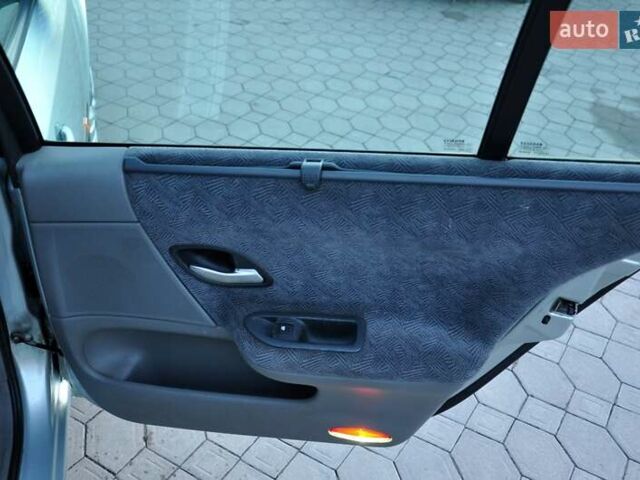 Серый Рено Лагуна, объемом двигателя 1.8 л и пробегом 220 тыс. км за 3300 $, фото 22 на Automoto.ua