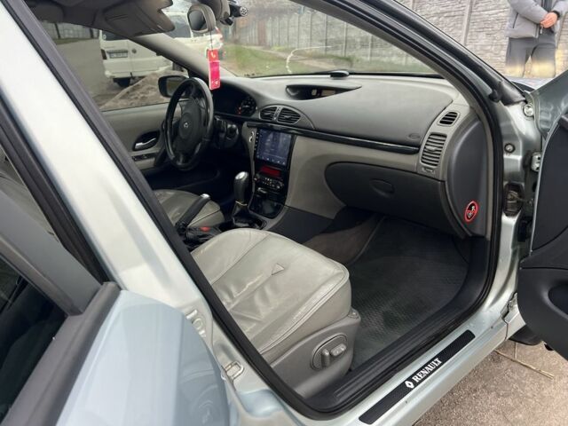 Серый Рено Лагуна, объемом двигателя 2 л и пробегом 190 тыс. км за 2999 $, фото 12 на Automoto.ua