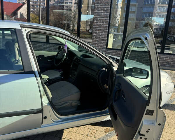 Серый Рено Лагуна, объемом двигателя 1.9 л и пробегом 282 тыс. км за 3800 $, фото 4 на Automoto.ua