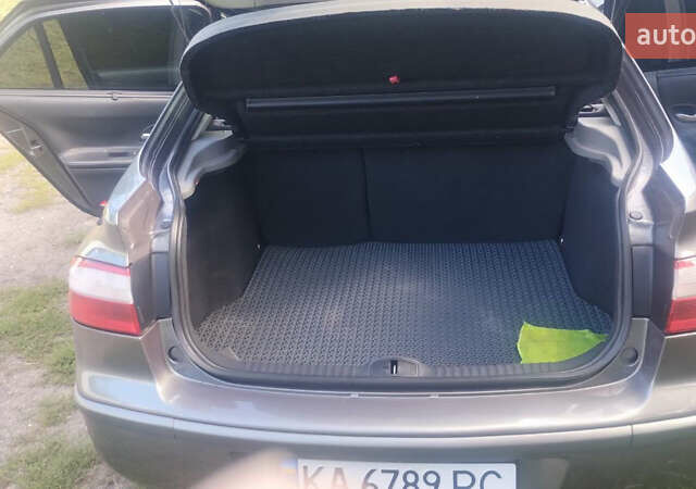 Серый Рено Лагуна, объемом двигателя 2 л и пробегом 175 тыс. км за 6200 $, фото 6 на Automoto.ua