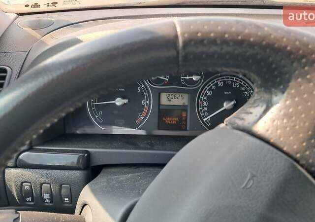 Сірий Рено Лагуна, об'ємом двигуна 2 л та пробігом 120 тис. км за 4999 $, фото 9 на Automoto.ua