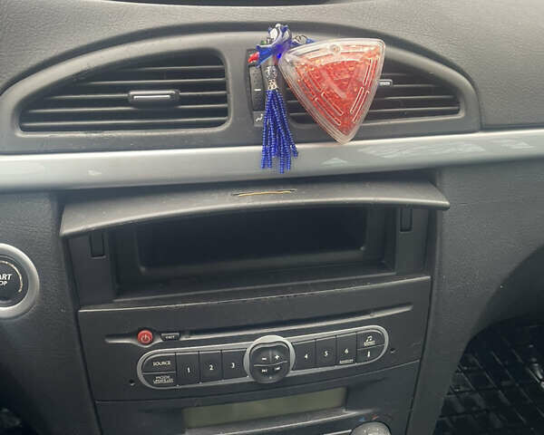 Серый Рено Лагуна, объемом двигателя 1.87 л и пробегом 342 тыс. км за 3500 $, фото 3 на Automoto.ua