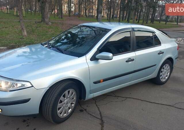 Серый Рено Лагуна, объемом двигателя 1.6 л и пробегом 237 тыс. км за 3300 $, фото 2 на Automoto.ua