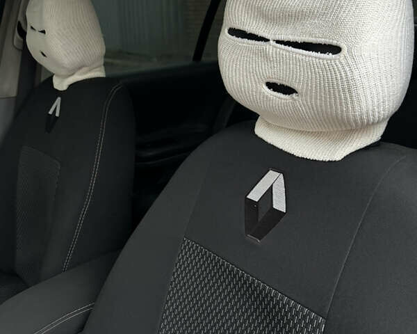 Серый Рено Лагуна, объемом двигателя 2 л и пробегом 309 тыс. км за 4800 $, фото 14 на Automoto.ua