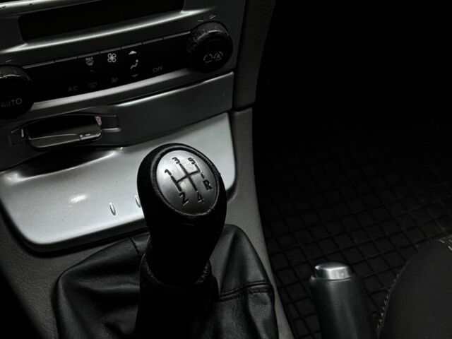 Серый Рено Лагуна, объемом двигателя 2 л и пробегом 309 тыс. км за 4800 $, фото 5 на Automoto.ua