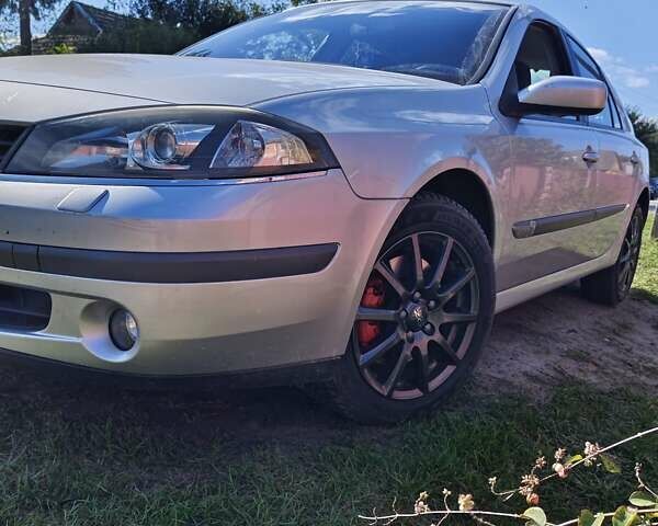 Серый Рено Лагуна, объемом двигателя 2 л и пробегом 150 тыс. км за 5200 $, фото 17 на Automoto.ua