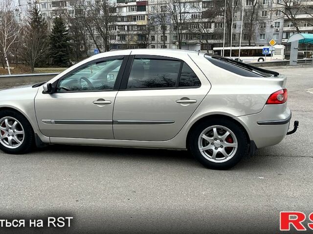 Сірий Рено Лагуна, об'ємом двигуна 1.9 л та пробігом 245 тис. км за 4850 $, фото 6 на Automoto.ua
