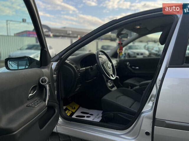 Рено Лагуна 2006 в Мукачеве на Automoto.ua Серый Рено Лагуна, объемом двигателя 1.6 л и пробегом 210 тыс. км за 4650 $, фото 11 на Automoto.ua