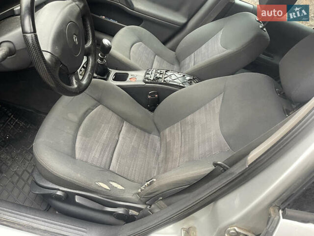 Серый Рено Лагуна, объемом двигателя 2 л и пробегом 396 тыс. км за 4000 $, фото 26 на Automoto.ua