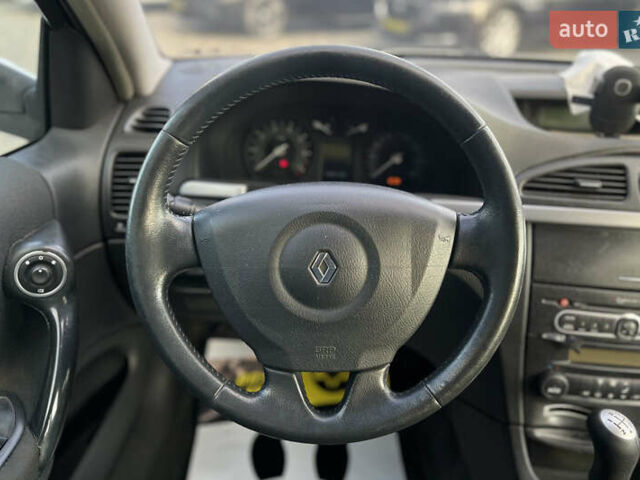 Рено Лагуна 2006 в Мукачеве на Automoto.ua Серый Рено Лагуна, объемом двигателя 1.6 л и пробегом 210 тыс. км за 4650 $, фото 15 на Automoto.ua
