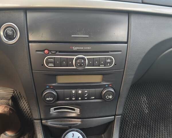 Серый Рено Лагуна, объемом двигателя 2 л и пробегом 150 тыс. км за 5200 $, фото 11 на Automoto.ua