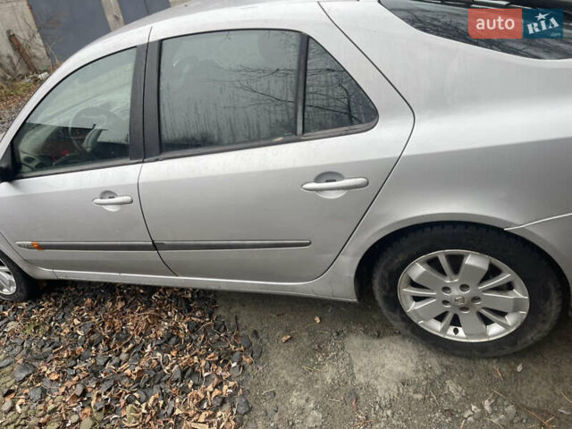 Серый Рено Лагуна, объемом двигателя 2 л и пробегом 396 тыс. км за 4000 $, фото 11 на Automoto.ua