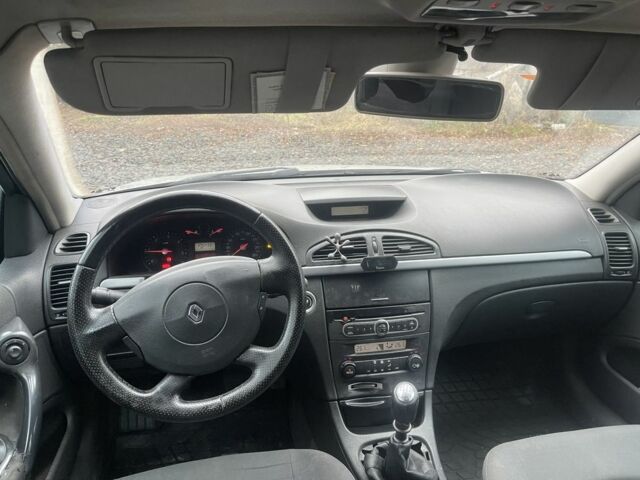 Серый Рено Лагуна, объемом двигателя 2 л и пробегом 396 тыс. км за 3900 $, фото 2 на Automoto.ua