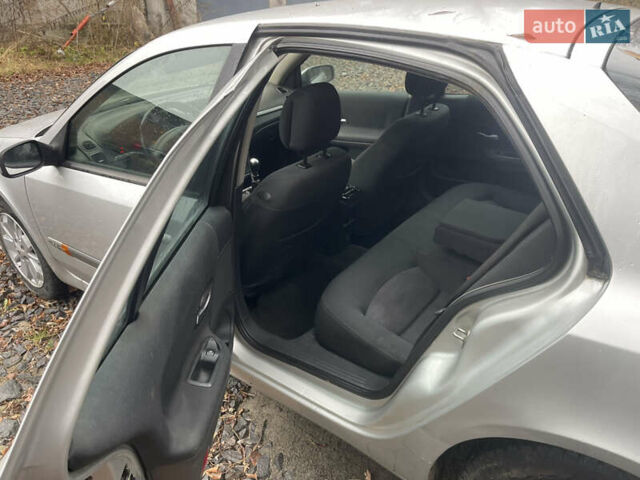 Серый Рено Лагуна, объемом двигателя 2 л и пробегом 396 тыс. км за 4000 $, фото 13 на Automoto.ua