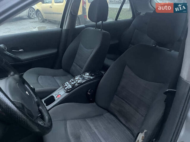 Сірий Рено Лагуна, об'ємом двигуна 2 л та пробігом 397 тис. км за 2600 $, фото 12 на Automoto.ua