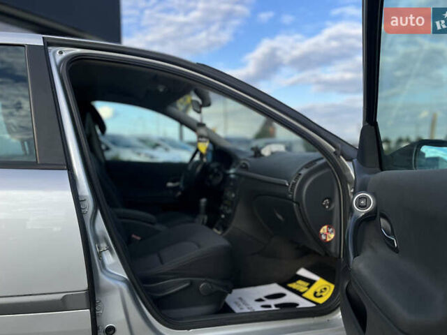 Рено Лагуна 2006 в Мукачеве на Automoto.ua Серый Рено Лагуна, объемом двигателя 1.6 л и пробегом 210 тыс. км за 4650 $, фото 8 на Automoto.ua