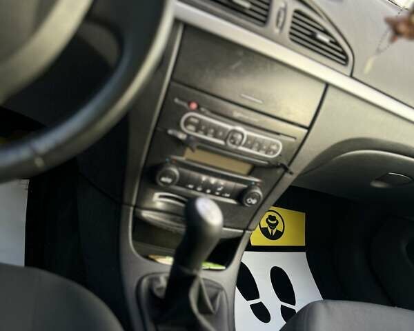 Рено Лагуна 2006 в Мукачеве на Automoto.ua Серый Рено Лагуна, объемом двигателя 1.6 л и пробегом 210 тыс. км за 4650 $, фото 16 на Automoto.ua