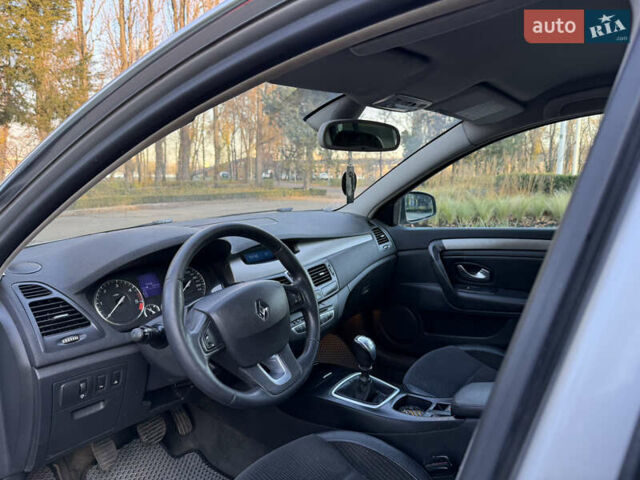 Серый Рено Лагуна, объемом двигателя 2 л и пробегом 315 тыс. км за 4300 $, фото 6 на Automoto.ua