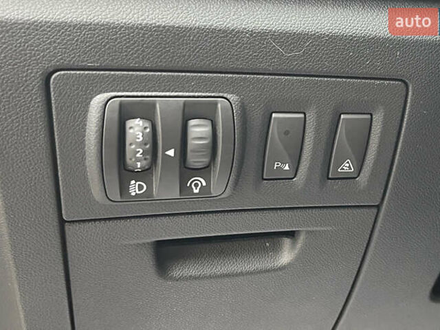 Серый Рено Лагуна, объемом двигателя 2 л и пробегом 227 тыс. км за 5550 $, фото 13 на Automoto.ua