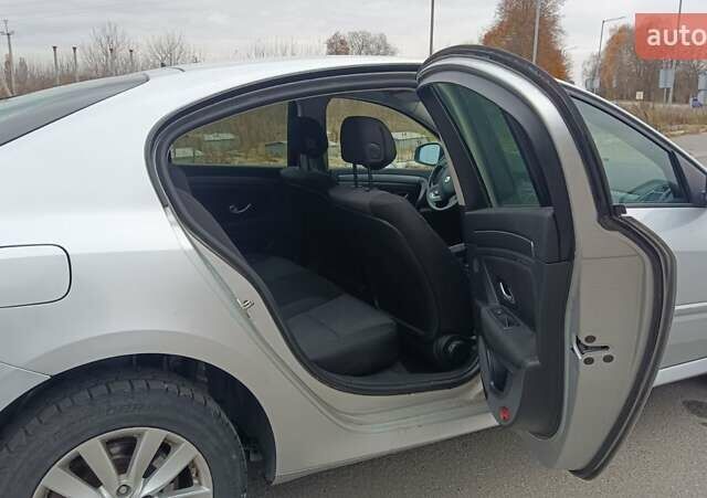 Серый Рено Лагуна, объемом двигателя 1.46 л и пробегом 345 тыс. км за 5300 $, фото 13 на Automoto.ua