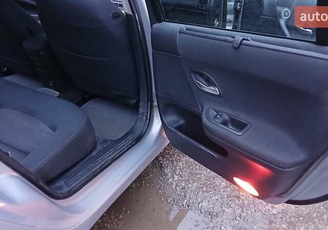 Сірий Рено Лагуна, об'ємом двигуна 1.6 л та пробігом 252 тис. км за 3900 $, фото 31 на Automoto.ua