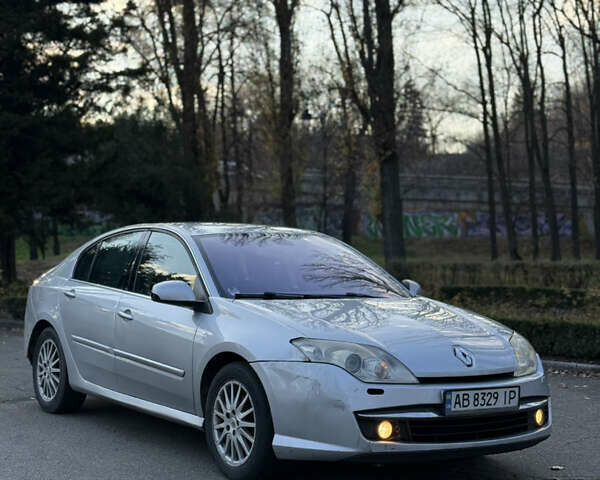 Серый Рено Лагуна, объемом двигателя 2 л и пробегом 315 тыс. км за 4300 $, фото 3 на Automoto.ua