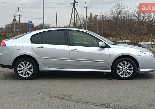 Серый Рено Лагуна, объемом двигателя 1.46 л и пробегом 345 тыс. км за 5300 $, фото 4 на Automoto.ua